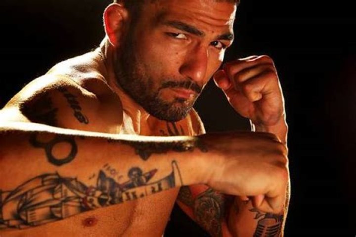 
Akira Corassani Height, Weight, Net Worth, Age, Birthday, Wikipedia, Who, Nationality, Biography 