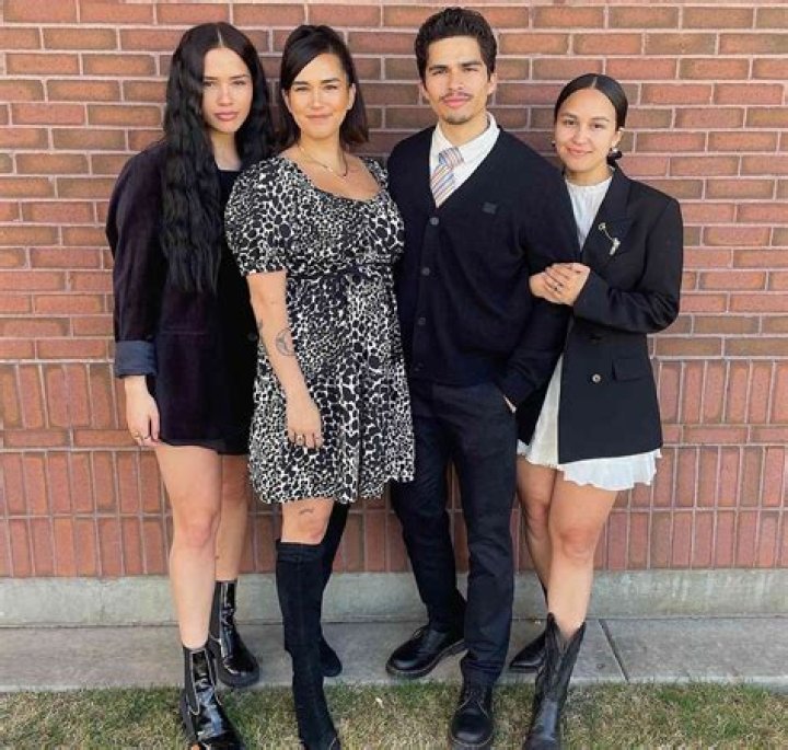 
Alex Aiono Parents And Siblings Hail From Phoenix 