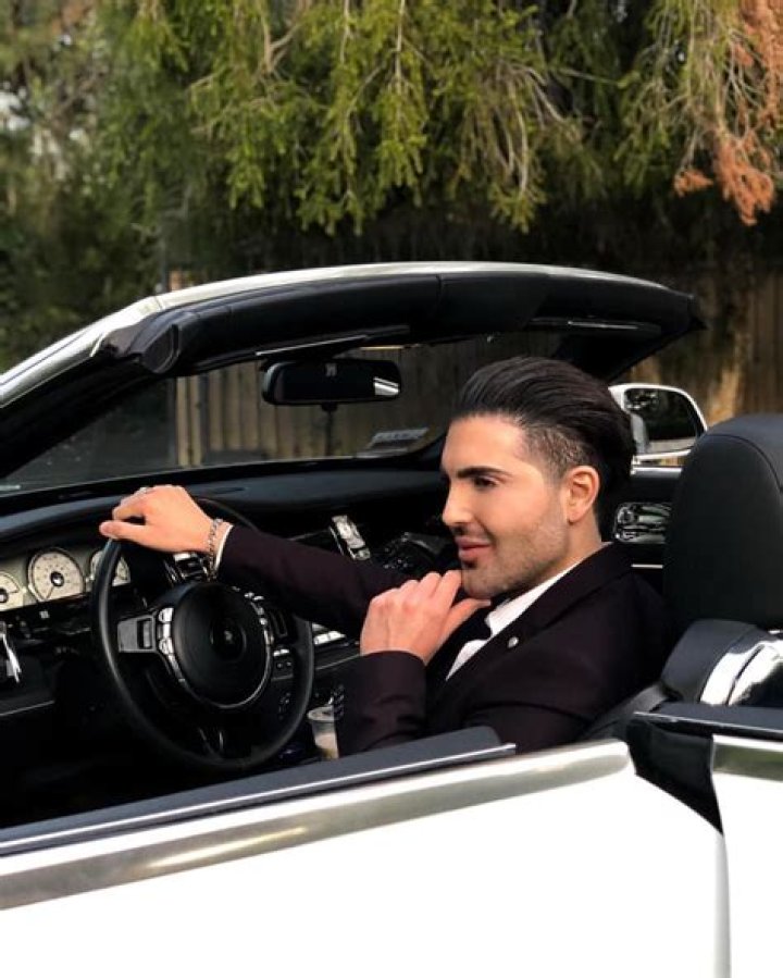 
Alex Bostanian Height, Weight, Net Worth, Age, Birthday, Wikipedia, Who, Instagram, Biography 