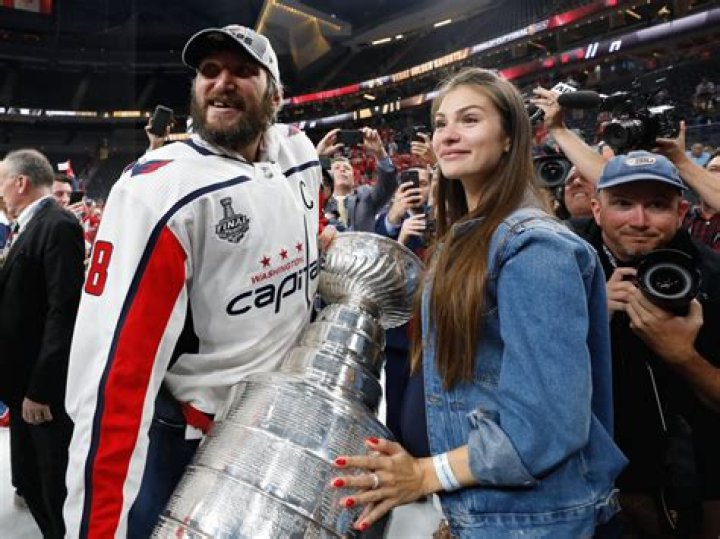 
Alex Ovechkin Wife: Secrets Behind The Successful Love Story of Sweet Couple! 
