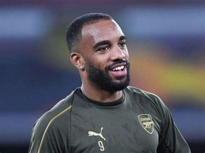 Alexandre Lacazette Wiki, Height, Age, Girlfriend, Biography, Net Worth