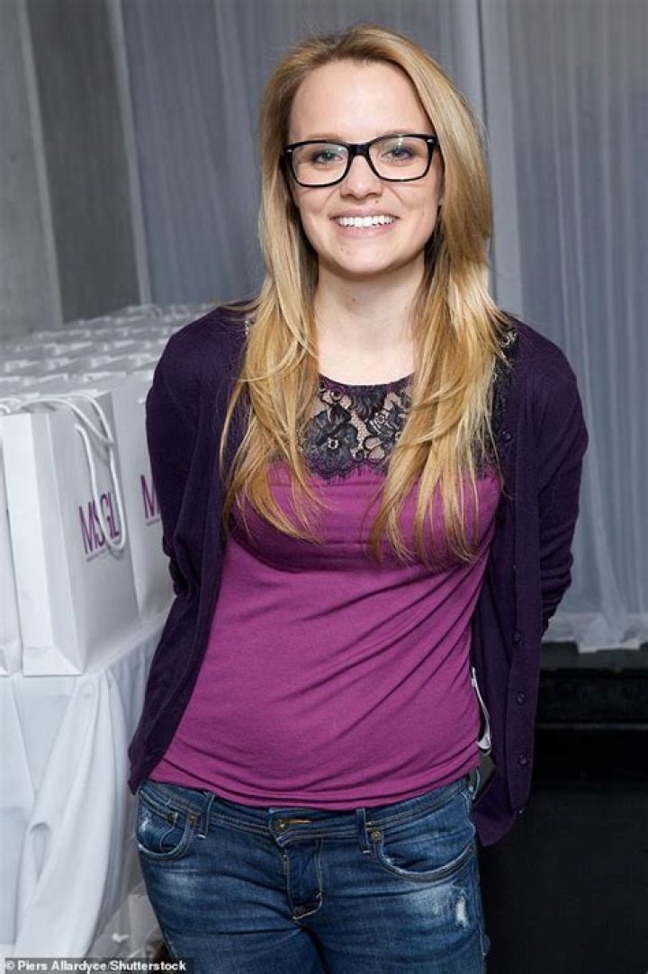 
Ally Aikman Height, Weight, Net Worth, Age, Birthday, Wikipedia, Who, Nationality, Biography 