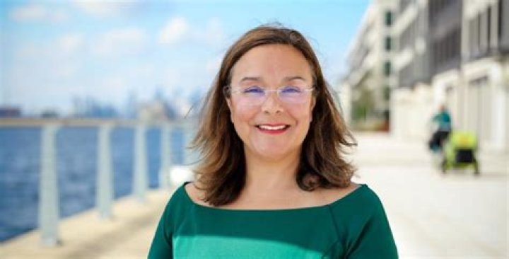 
Amanda Broderick Facts, Age, Birthday, Wikipedia, Who, Nationality, Biography 