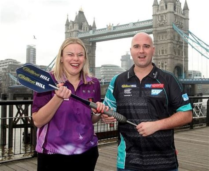 
Anastasia Dobromyslova Husband Tony Martin Is An English Darts Player 