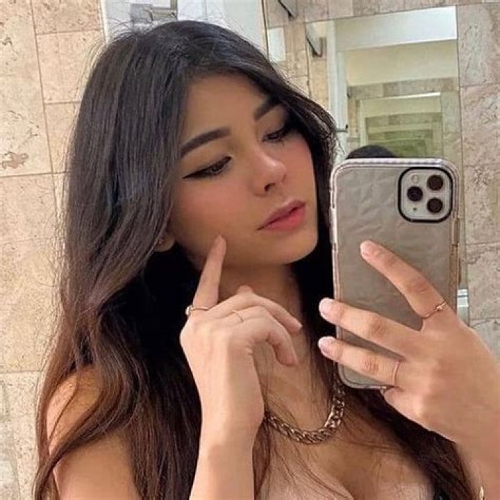 
Aylin Criss Height, Weight, Net Worth, Age, Birthday, Wikipedia, Who, Nationality, Biography 