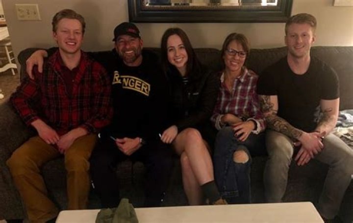 Cameron Hanes is Married to Wife: Tracey Hanes. Kids.