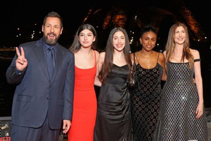 
Celebrated D-Day War Hero Lance Bombardier Les Pring Dies At 98- Know About His Family And Their Whereabouts 