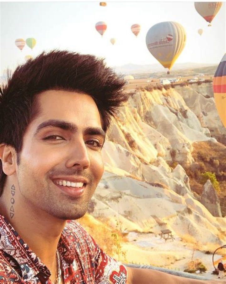 Chamatkar Sandhu Height, Weight, Net Worth, Age, Birthday, Wikipedia, Who, Nationality, Biography