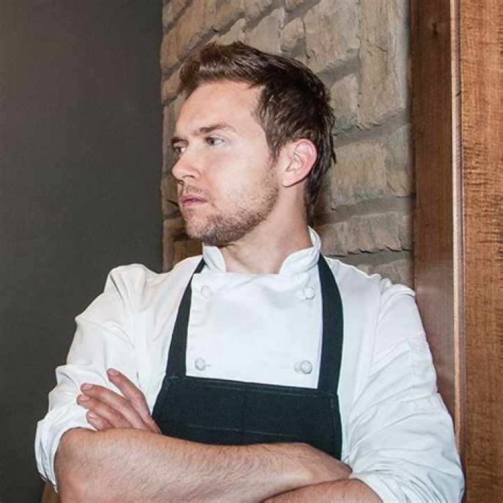 
Chef Darren MacLean Height, Weight, Net Worth, Age, Wiki, Who, Instagram, Biography 