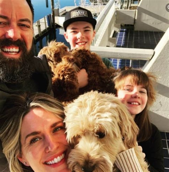 Dan Cummins is Married to Wife: Lynze Radzyminski Cummins. Kids