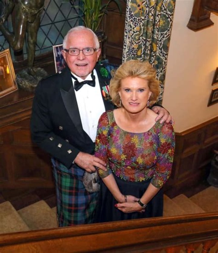 Dan Pena is Married to Wife: Sally Hall.