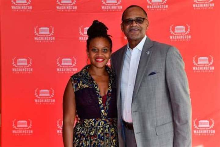 David Banks is Married to Wife: Sheena Wright.