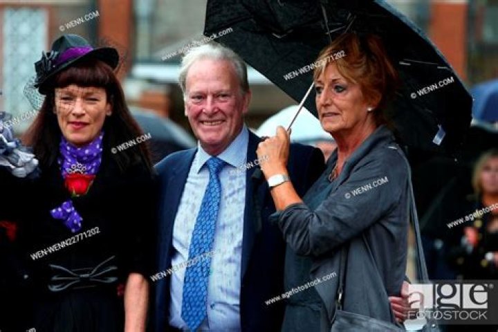 
Dennis Waterman Wife Pam Flint and Children, Meet The Actor’s Family 