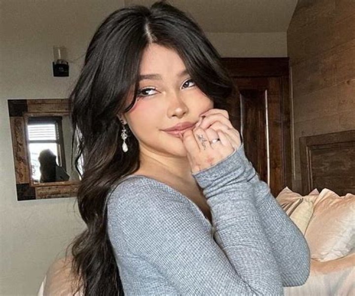 
Dia Kimeko Height, Weight, Net Worth, Age, Birthday, Wikipedia, Who, Nationality, Biography 