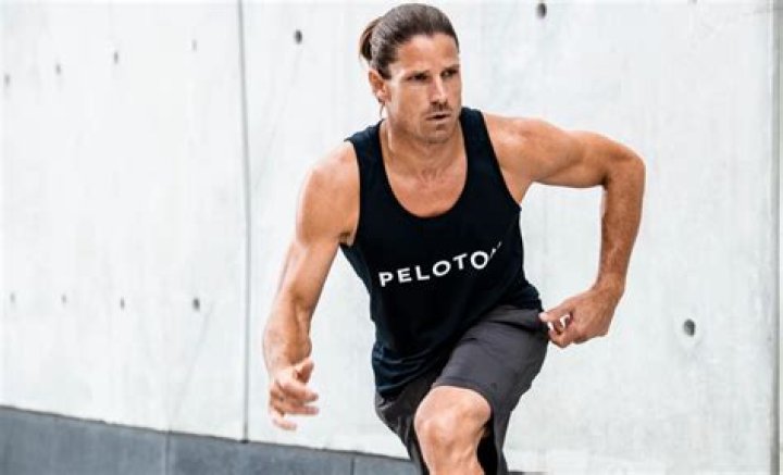 Does Denis Morton Have A Wife or Girlfriend?