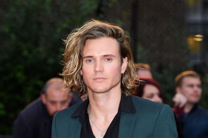 Dougie Poynter Height, Weight, Net Worth, Age, Birthday, Wikipedia, Who, Instagram, Biography