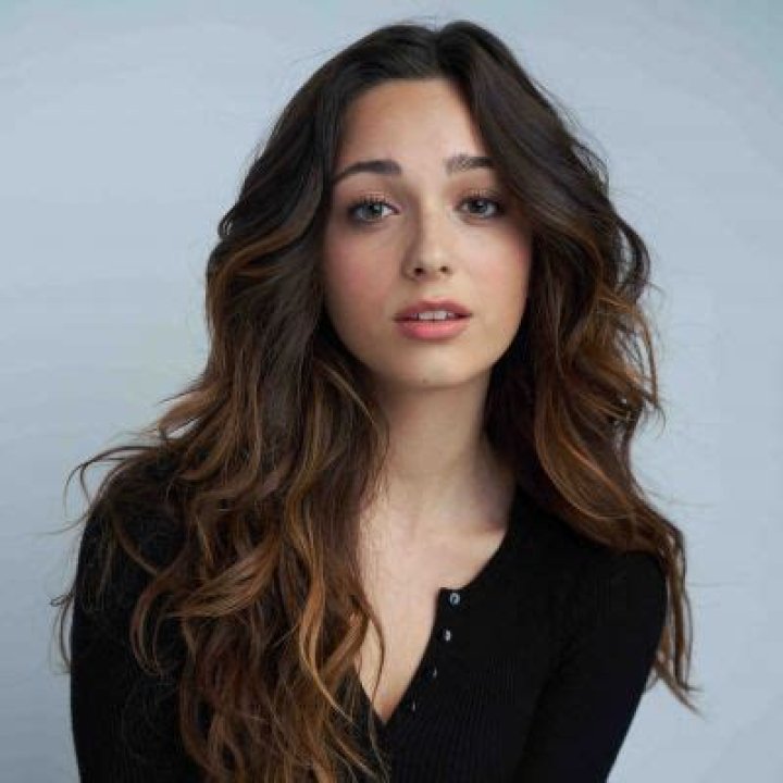 
Ella Schuman Height, Weight, Net Worth, Age, Birthday, Wikipedia, Who, Instagram, Biography 