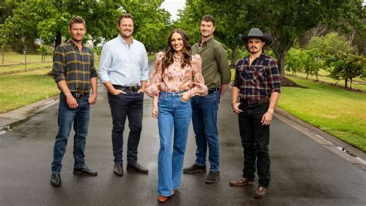 
Farmer Wants A Wife 2022 Host Natalie Gruzlewski Married Life With Husband Jack Ryan 