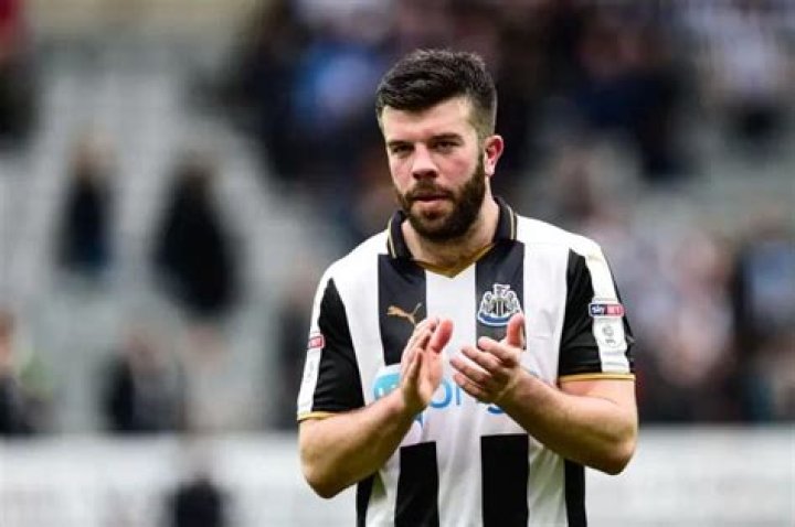
Footballer Grant Hanley Wife Kathryn Brown and Married Life 