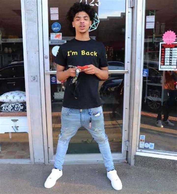 Hezo Melo Height, Weight, Net Worth, Age, Birthday, Wikipedia, Who, Nationality, Biography