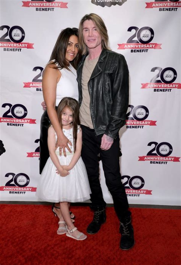 Hollis Resnik Height, Weight, Net Worth, Age, Birthday, Wikipedia, Who, Nationality, Biography