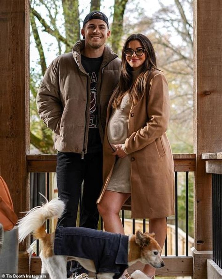 
How Old Is Taylor Mock? Tia Booth and Boyfriend Announce Pregnancy on Father’s Day 