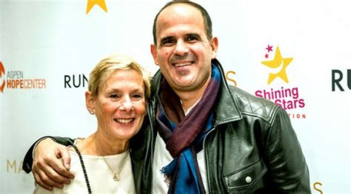 Is Bobbi Raffel Married? Her Bio, Age, Net worth and Wiki