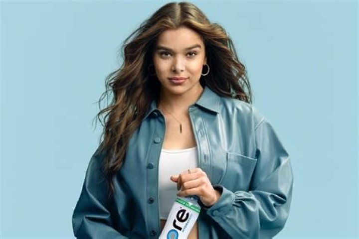 Is Hailee Steinfeld Gay, What Is Her Sexuality and Who Is She Dating?