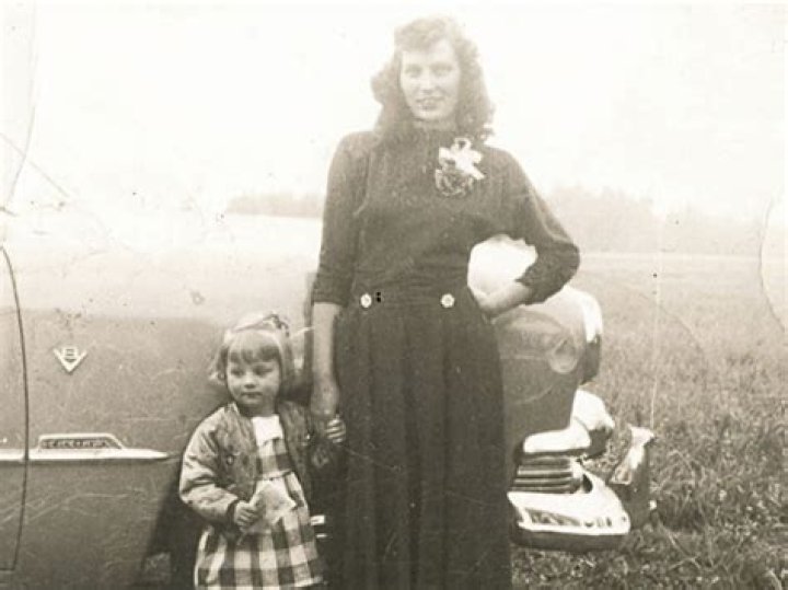 
Is Joe Mixon Mother A Single Parent? Everything To Know About His Childhood Days 