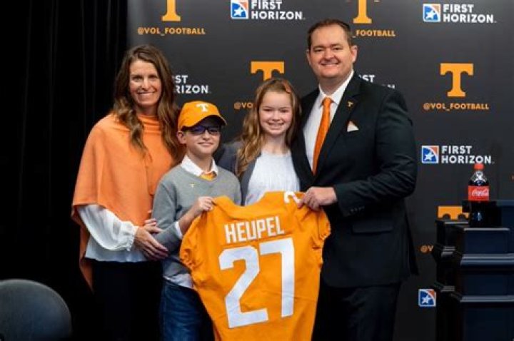 
Is Josh Heupel Married? Josh Heupel Wife, Wiki, Parents, Height, Net Worth, Kids, Instagram, And More 