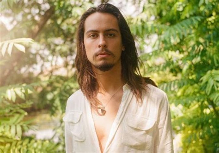 Is Sam Kiszka Gay? Age, Height, Net Worth