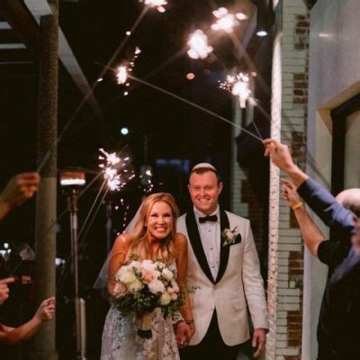 
Jackson Kalb Proposed To His Wife Melissa During An NBA Game 