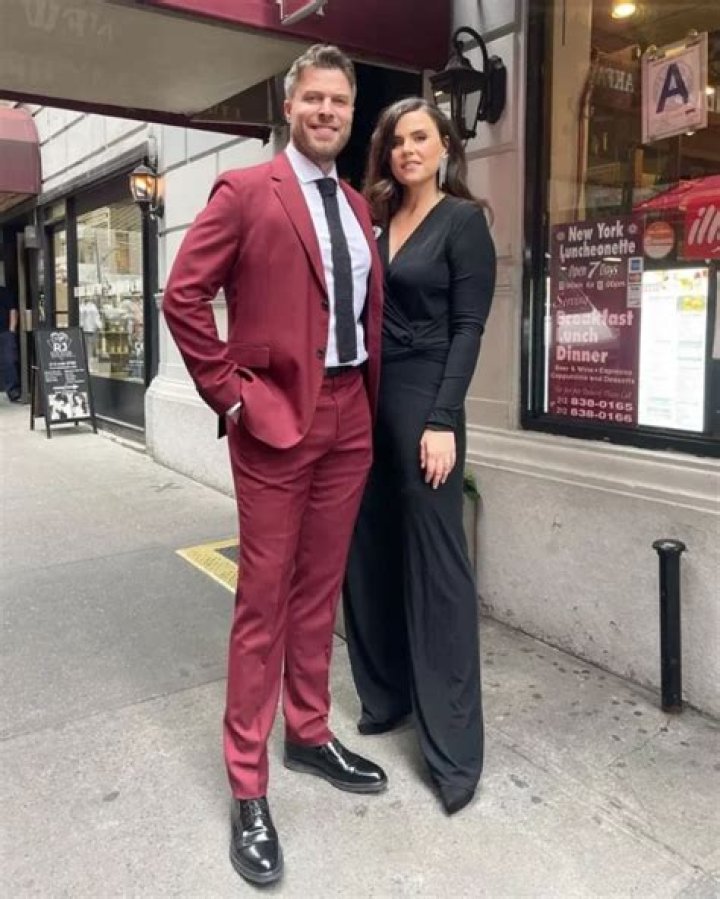 
Jasmine Kenny Height, Weight, Net Worth, Age, Wiki, Who, Instagram, Biography 