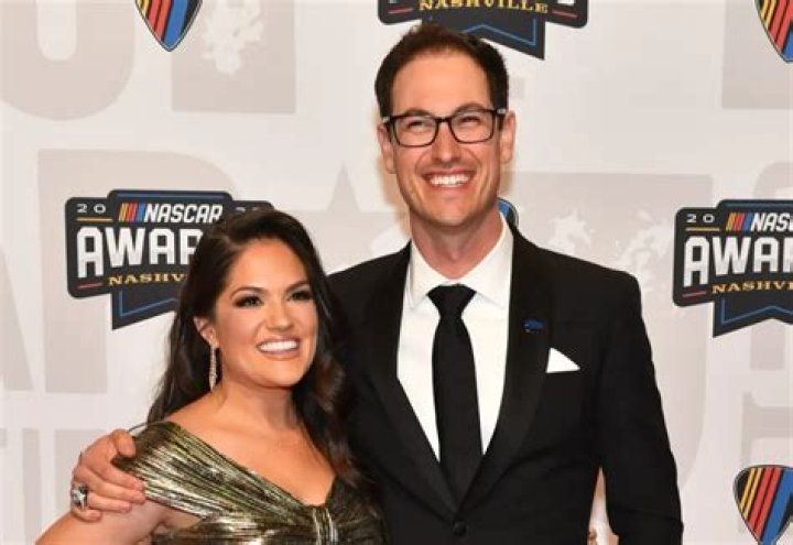 Joey Logano Height, Age, Wife, Biography, Wiki, Net Worth