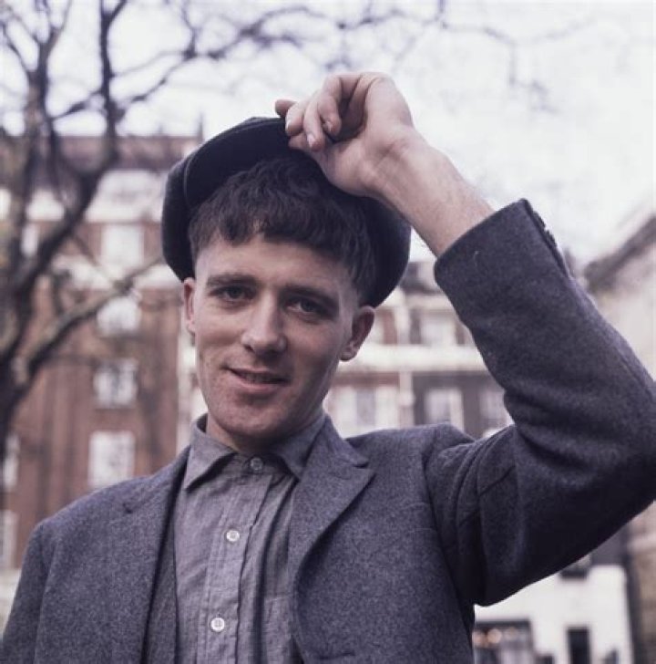 Johnny Gilbert Height, Weight, Net Worth, Age, Birthday, Wikipedia, Who, Nationality, Biography