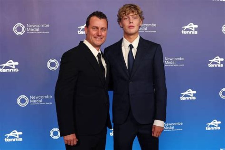 Josh Hewitt Height, Weight, Net Worth, Age, Birthday, Wikipedia, Who, Nationality, Biography