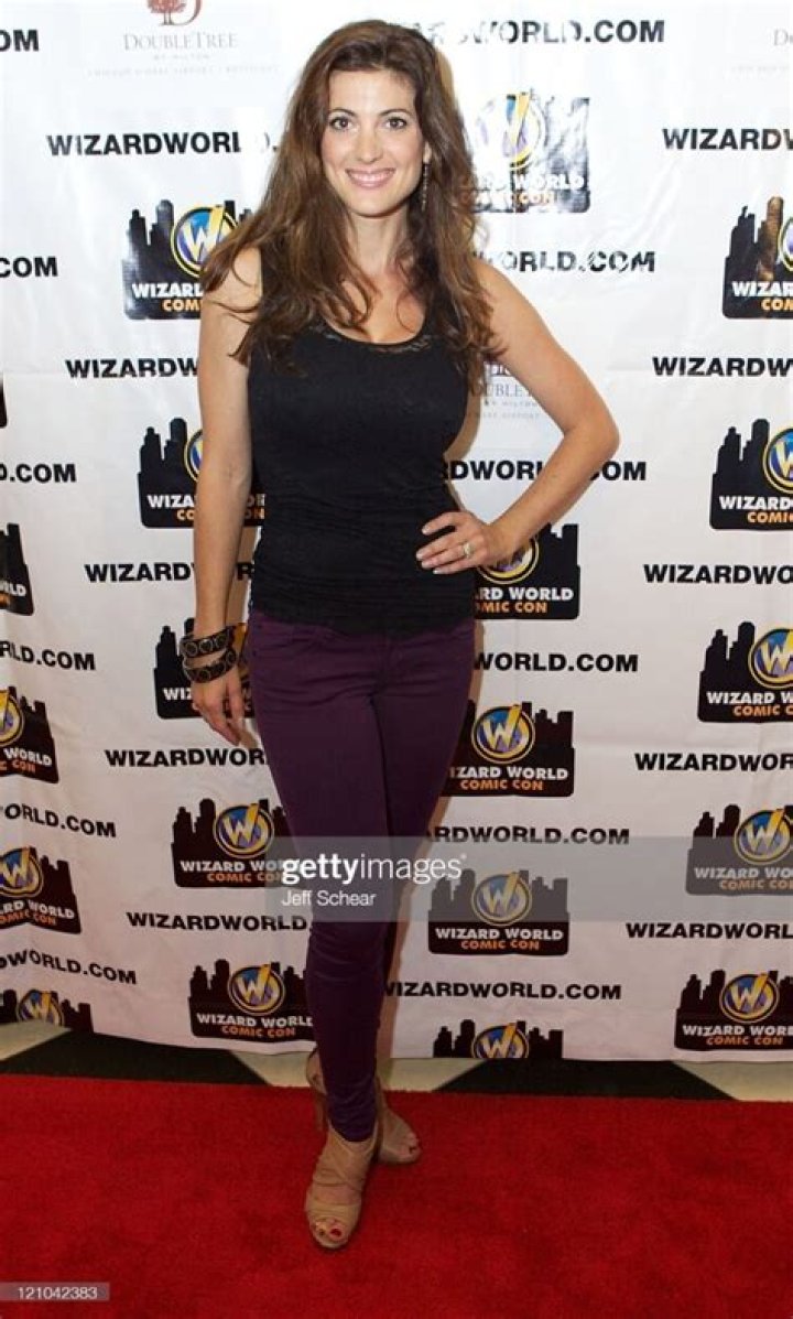 
Julia Benson Height, Weight, Net Worth, Age, Birthday, Wikipedia, Who, Nationality, Biography 