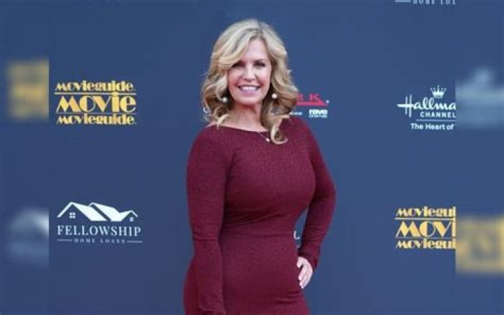 Julie Piekarski Height, Weight, Net Worth, Age, Birthday, Wikipedia, Who, Nationality, Biography