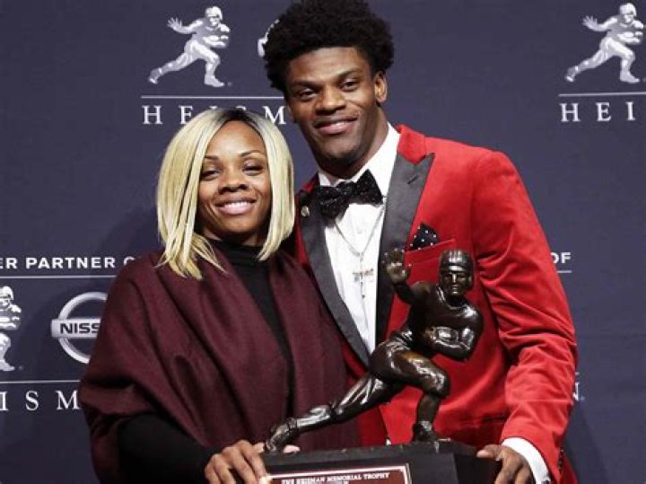 
Lamar Jackson Girlfriend 2022 Does Lamar Jackson Have A Girlfriend 