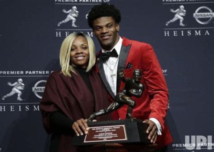 Lamar Jackson’s Girlfriend and Truths About His Dad and Mom
