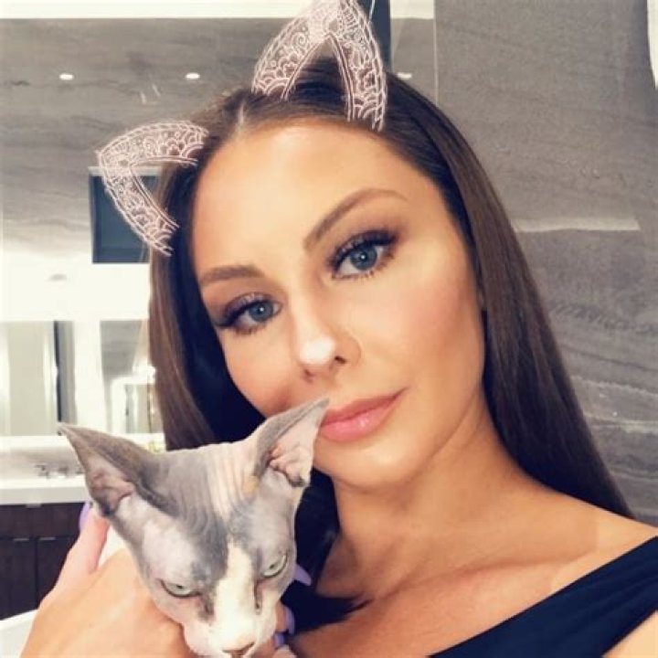 
Lauren Kitt Height, Weight, Net Worth, Age, Birthday, Wikipedia, Who, Nationality, Biography 