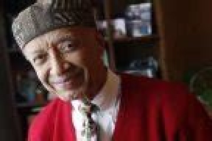 
Leader Walter Hutchins dies at 91 