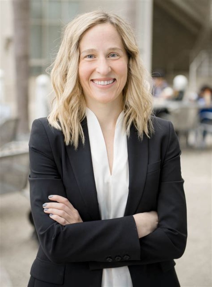 Leah Litman Height, Weight, Net Worth, Age, Birthday, Wikipedia, Who, Nationality, Biography