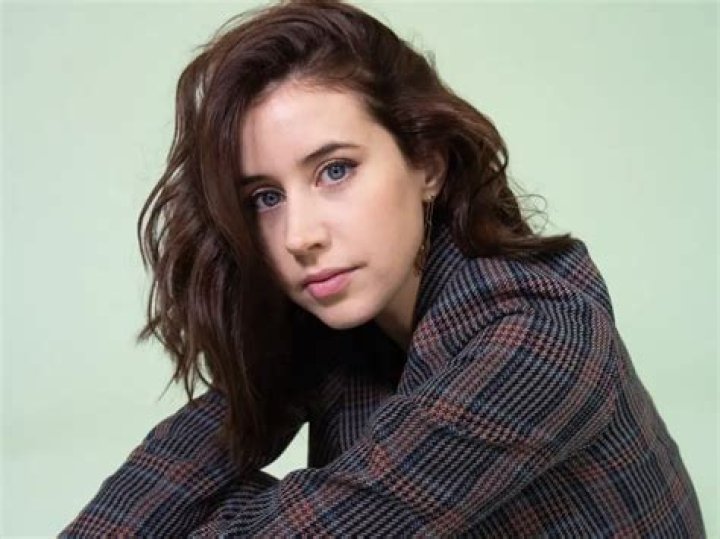 
Liz Kingsman Height, Weight, Net Worth, Age, Birthday, Wikipedia, Who, Nationality, Biography 