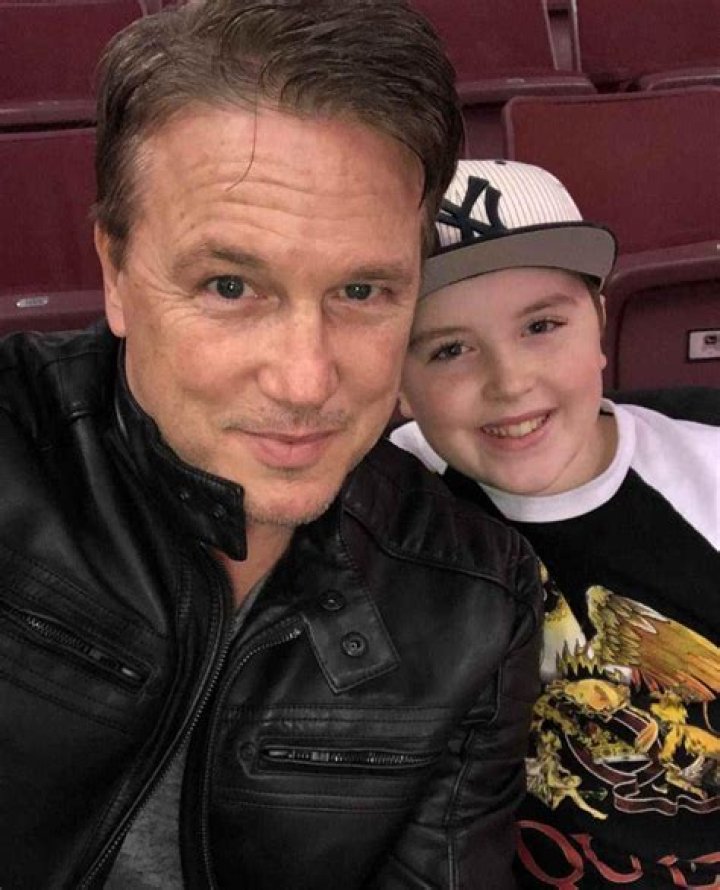 Lochlyn Munro Height, Weight, Net Worth, Age, Birthday, Wikipedia, Who, Nationality, Biography