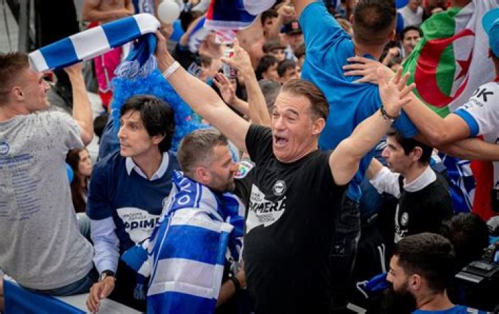 
Luis Garcia Plaza Height, Weight, Net Worth, Age, Birthday, Wikipedia, Who, Nationality, Biography 