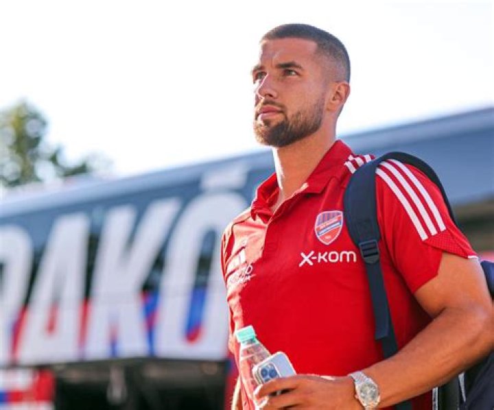 
Łukasz Zwoliński Height, Weight, Net Worth, Age, Birthday, Wikipedia, Who, Nationality, Biography 