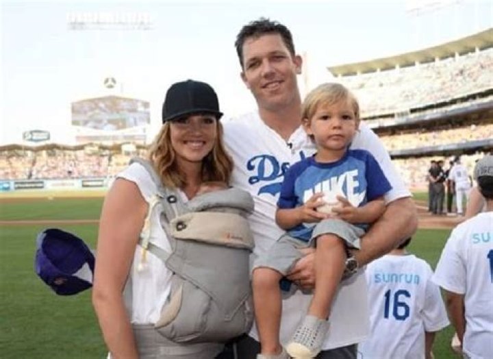 
Luke Walton is Married to Wife: Bre Ladd. Kids 