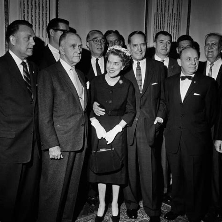 
MacArthur Johnson Height, Weight, Net Worth, Age, Birthday, Wikipedia, Who, Nationality, Biography 