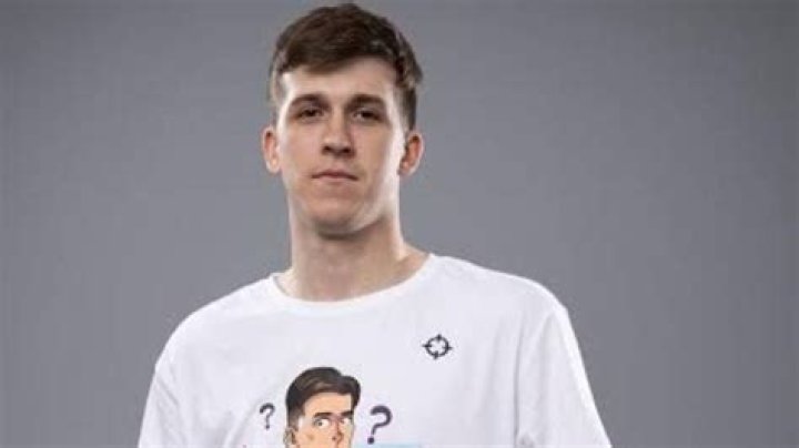 
Magen Reaves Height, Weight, Net Worth, Age, Birthday, Wikipedia, Who, Nationality, Biography 